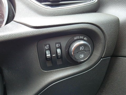 Vauxhall Grandland X 1.6 Turbo D BlueInjection Tech Line Nav Euro 6 (s/s) 5dr 37