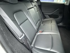 Tesla Model Y Long Range SUV 5dr Electric Auto RWD (346 ps) 25