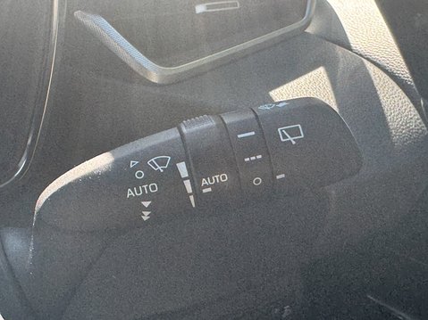 Toyota Corolla 1.8 VVT-h GPF Design Touring Sports 5dr Petrol Hybrid CVT Euro 6 (s/s) (122 17