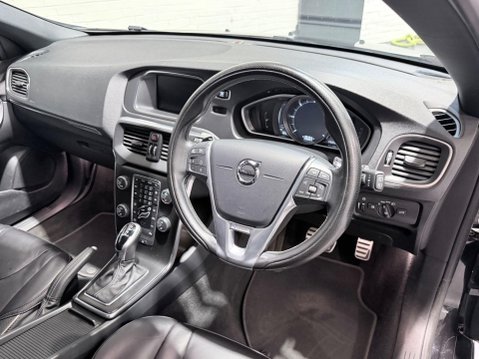 Volvo V40 2.0 D4 R-Design Pro Auto Euro 6 (s/s) 5dr 9