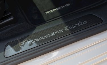 Porsche Panamera Turbo Sport Turismo 24