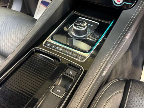 Jaguar F-Pace 2.0 F-Pace R-Sport AWD D Auto 4WD 5dr 77