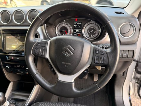 Suzuki Vitara SZ-T BOOSTERJET ALLGRIP MHEV 13