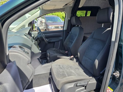 Volkswagen Caddy Maxi Camper Crib 32