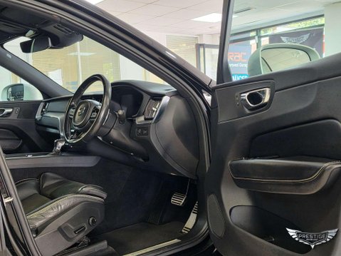 Volvo XC60 2.0 D5 PowerPulse R-Design Auto AWD Euro 6 (s/s) 5dr 53