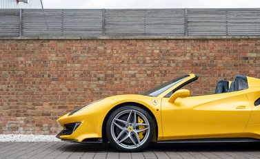 Ferrari 488 Pista Spider 35