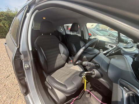 Peugeot 2008 1.6 BlueHDi Allure SUV 5dr Diesel Manual Euro 6 (100 ps) 11