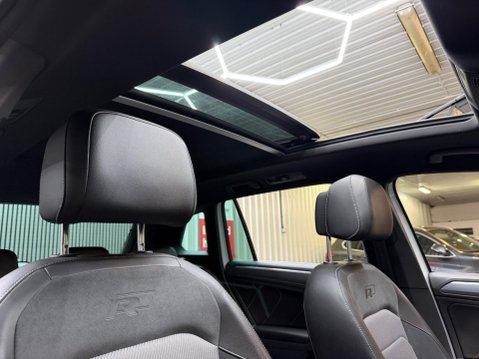 Volkswagen Tiguan 2.0 TDI BlueMotion Tech R-Line Euro 6 (s/s) 5dr 84