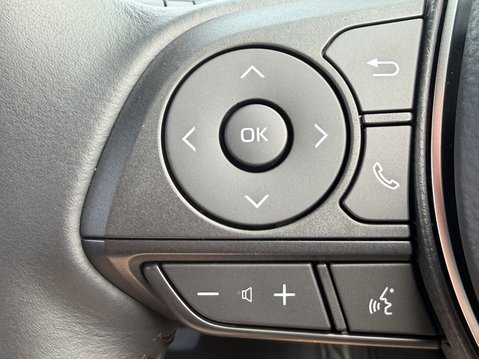 Suzuki Swace 1.8 Hybrid Motion Estata 31