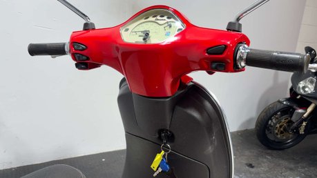 Piaggio Vespa 2013 6K NEW MOT 2 STROKE 50CC LEARNER BIKE CLEAN EXAMPLE 16