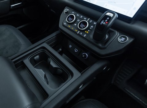 Land Rover Defender 110 V8 CARPATHIAN EDITION Urban 27