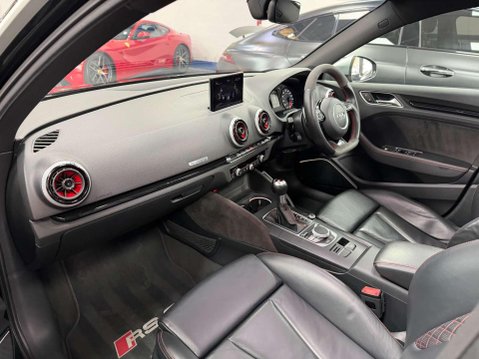 Audi RS3 2.5 TFSI Sportback 5dr Petrol S Tronic quattro Euro 6 (s/s) (Nav) (367 ps) 31