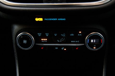 Ford Fiesta TITANIUM 32