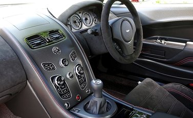 Aston Martin Vantage GT8 9