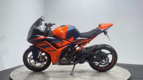 KTM RC 390 2024 1K VERY CLEAN A2 READY SPORTS BIKE 390CC 4
