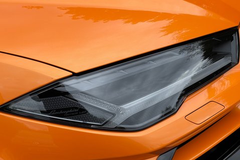 Lamborghini Urus V8 - ORANGE -AKRAPOVIC EXHAUST -PAN ROOF -B&O-MASSAGE SEATS-BLIND SPOT -ACC 87