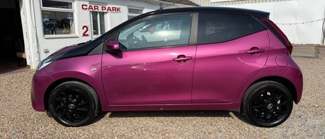 Toyota Aygo VVT-I X-CITE.5 TOYOTA SERVICES.REVERSING CAMERA.A/C..1 PREVIOUS OWNER 1