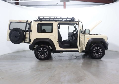 Suzuki Jimny SZ5 4X4 57