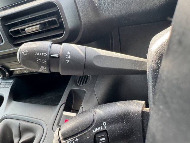 Peugeot Partner SWB L1H1 Low Roof Professional Air Con EURO 6 17