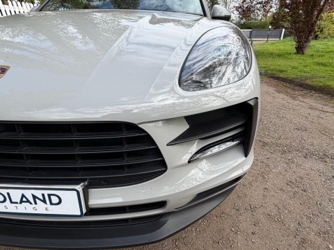 Porsche Macan PDK 21