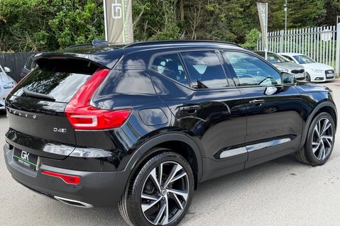 Volvo XC40 D4 R-DESIGN PRO AWD 3