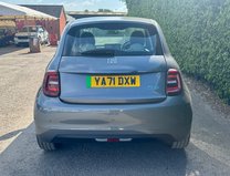 Fiat 500e La Prima 42kWh Hatchback 3dr Electric Auto (118 ps) 9