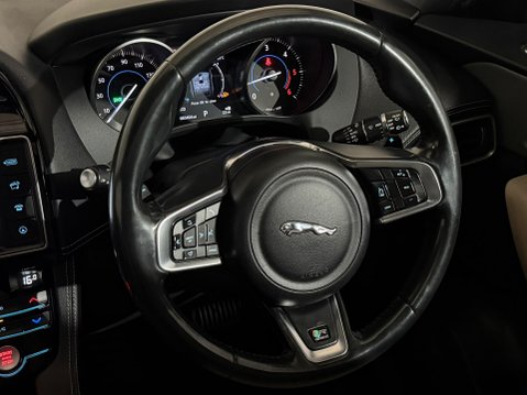 Jaguar F-Pace R-SPORT AWD 14