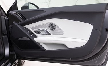 Audi R8 V10 Performance Carbon Black 12