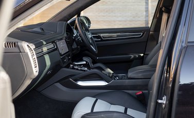 Porsche Cayenne Turbo 17