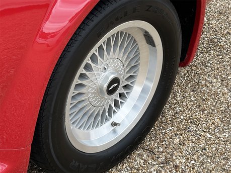 Aston Martin V8 VOLANTE 52