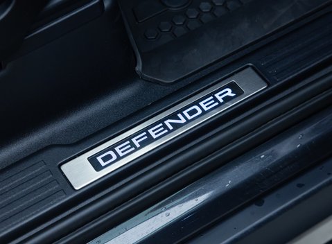 Land Rover Defender 90 D350 X-DYNAMIC HSE 15