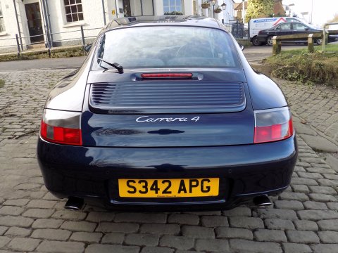 Porsche 911 CARRERA 4 31