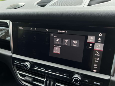 Porsche Macan 3.0 Macan S Semi-Auto 4WD 5dr 29