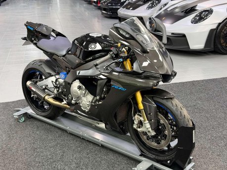 Yamaha R1M 1000 Super Sports Petrol Manual (200 ps) 