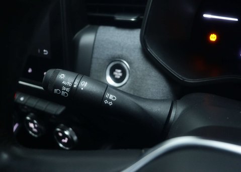 Renault Clio 1.6 Clio Techno E-Tech HEV Auto 5dr 35