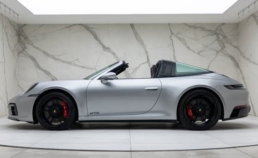 Porsche 911 Targa 4 GTS (992) 6