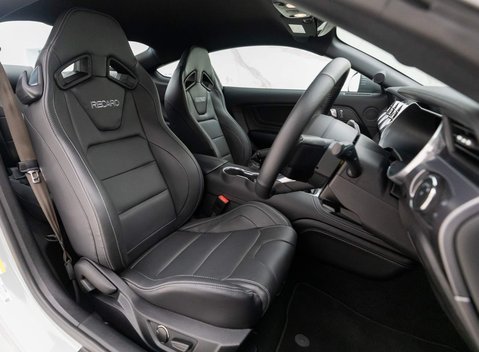 Ford Mustang MACH 1 6