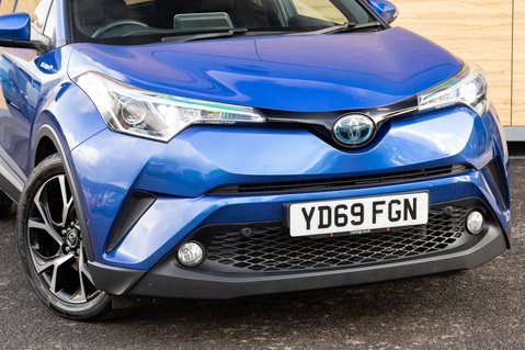 Toyota C-HR DESIGN 11