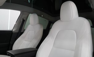 Tesla Model Y PERFORMANCE Solid Black White Interior Now with GROK One Owner VAT Q 4