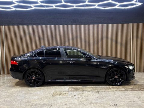 Jaguar XF 2.2 XF R-Sport Black D Auto 4dr 31