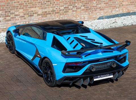 Lamborghini Aventador SVJ LP 770-4 Roadster 12