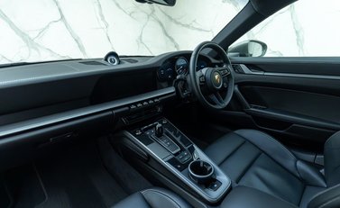 Porsche 911 Carrera 4S (992) 15
