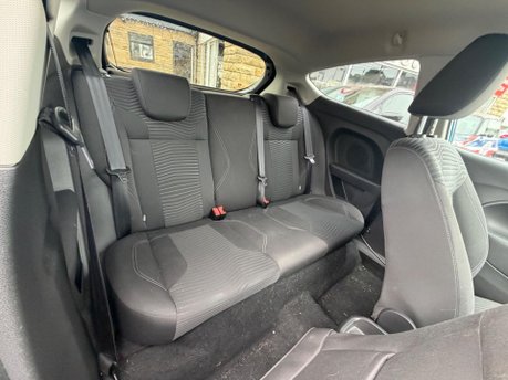 Ford Fiesta ZETEC 9