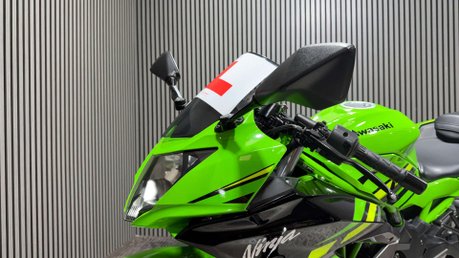Kawasaki Ninja 2020 ONLY 13K LONG MOT WARRANTY SPORTS BIKE 125CC 32