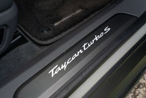 Porsche Taycan Taycan Turbo S 4WD 4dr 16