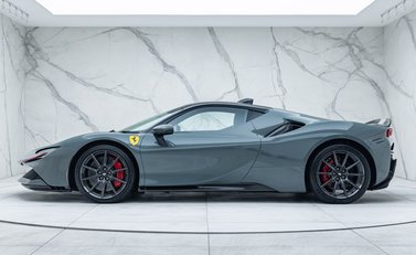 Ferrari SF90 Stradale ASSETTO FIORANO 7