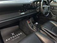 Porsche 911 CARRERA 4 47