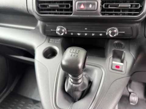 Peugeot Partner BLUEHDI PROFESSIONAL PREMIUM L1 29