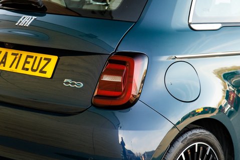 Fiat 500e LA PRIMA 10