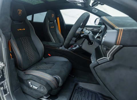 Lamborghini Urus PERFORMANTE 14